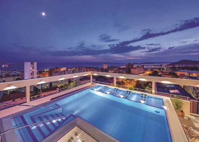 ディオクレツィアン ＆ レジデンス ホテル 4*