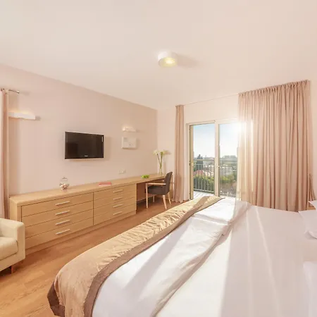 Dioklecijan & Otel 4*