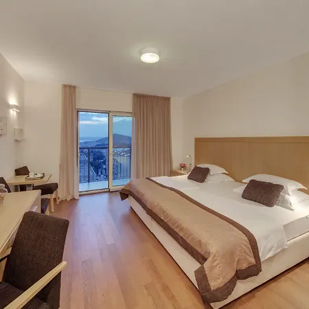 Dioklecijan & Otel 4*