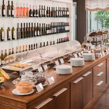 Dioklecijan & Otel 4*