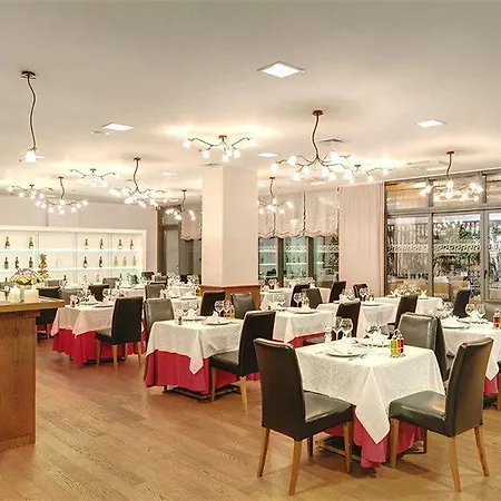 Hotel Dioklecijan & 4*